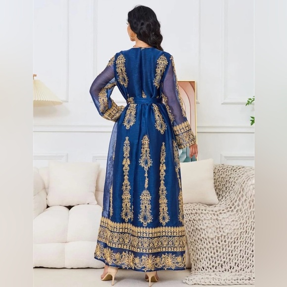 Women’s party dress Embroidery gown-Large with necklace & matching earrings(NWT) - Picture 4 of 8